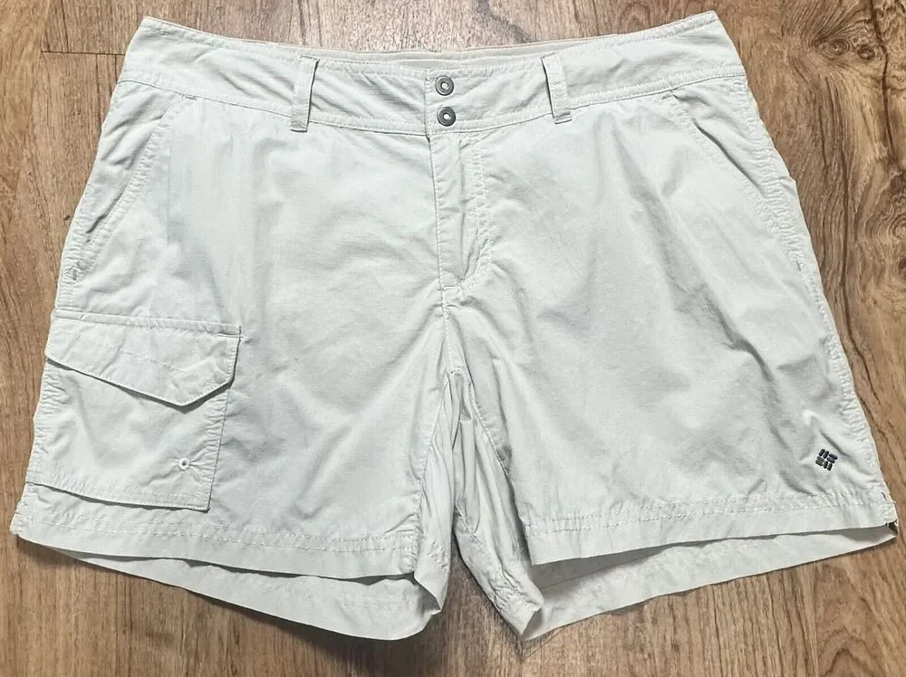 Columbia Women’s Beige Shorts Sun Protection Cargo Omni Shade Adj Waist Size 10